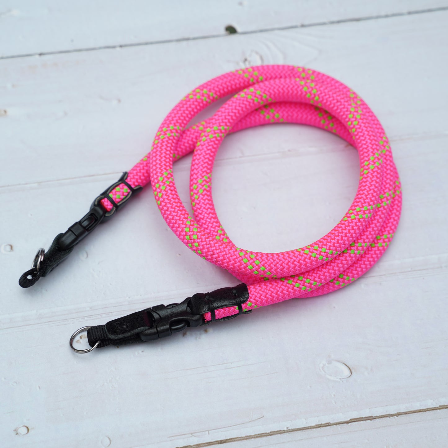 クイックリリースバックル ハンドメイド ピンクロープ カメラストラップ 10mm