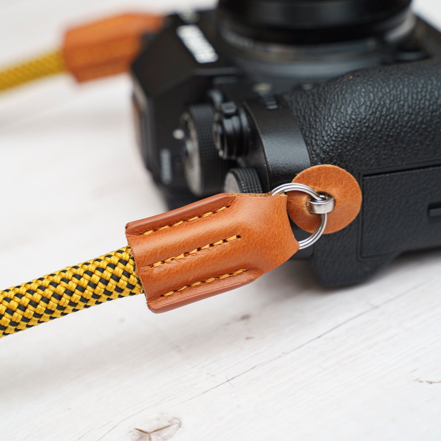 ロープカメラストラップ ハンドメイド イエロー 10mm ストラップ レザーショルダーパッド付き