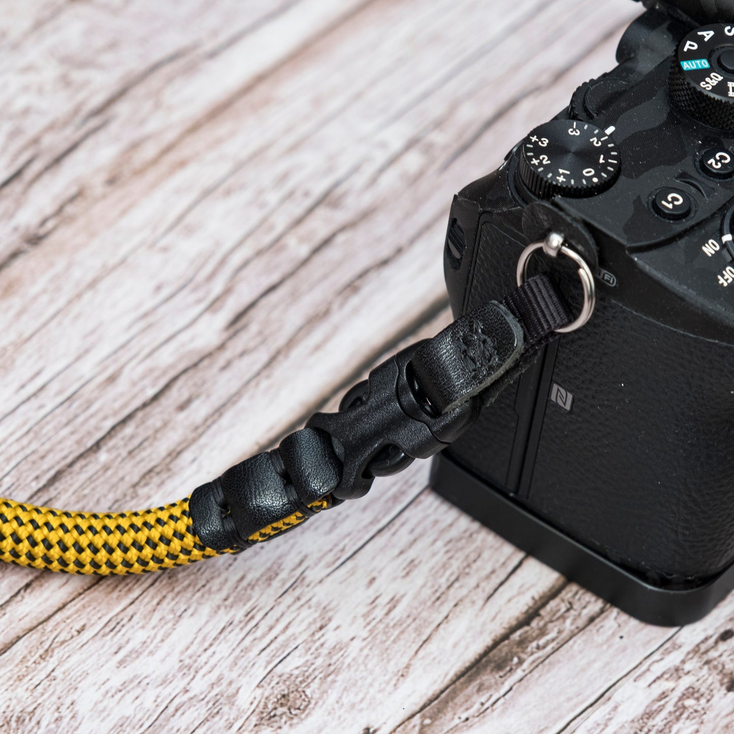 イエロー カメラ リストストラップ ハンドメイド クイックリリース レザー 10mm
