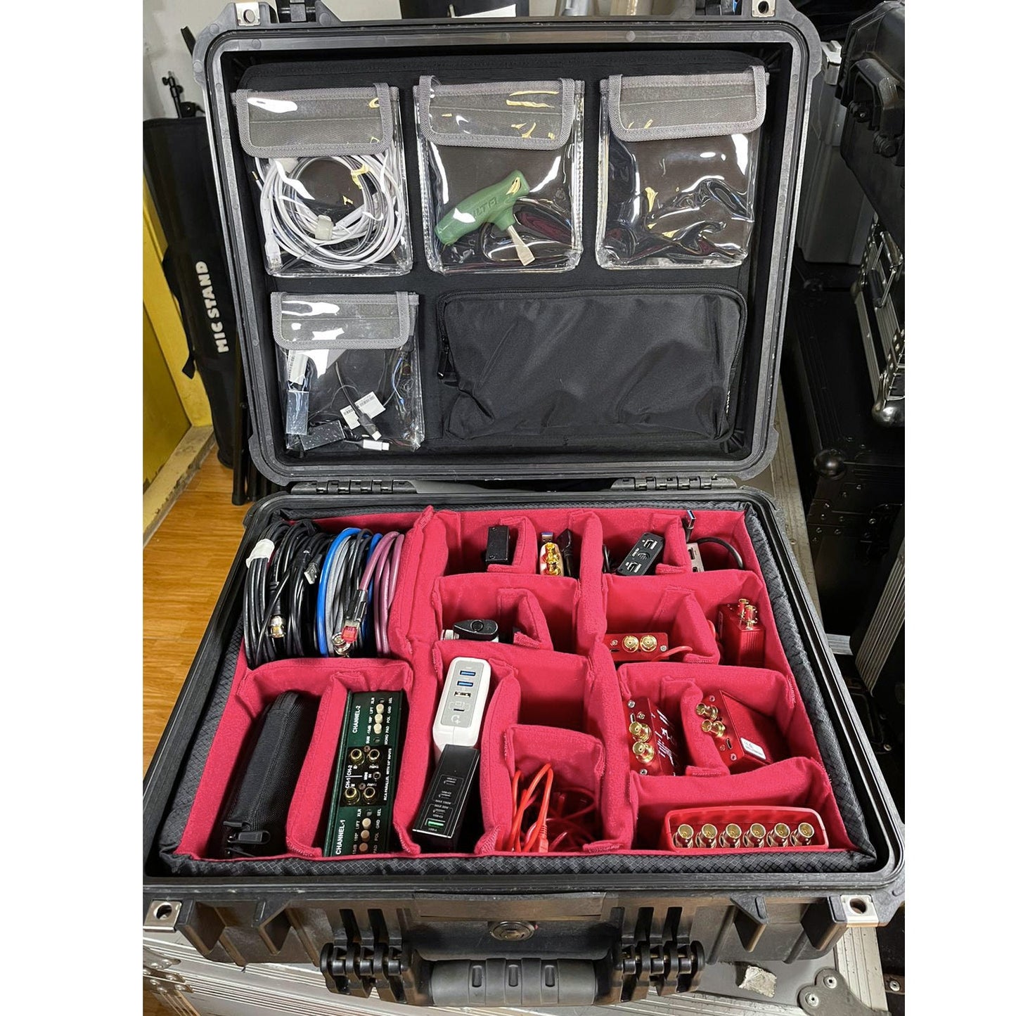 蓋オーガナイザー 4つの透明TPUポケット Peli Pelican1550 LID1550Aに適合