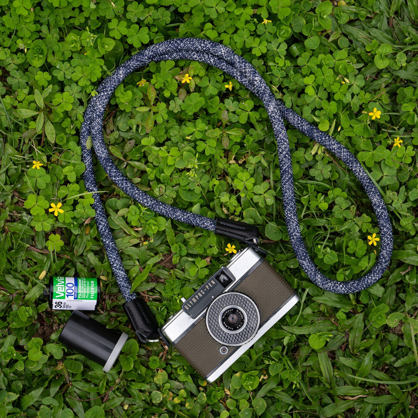 ロープ カメラストラップ ハンドメイド フラワー ブルー ホワイト 10mm CSC-FBUW