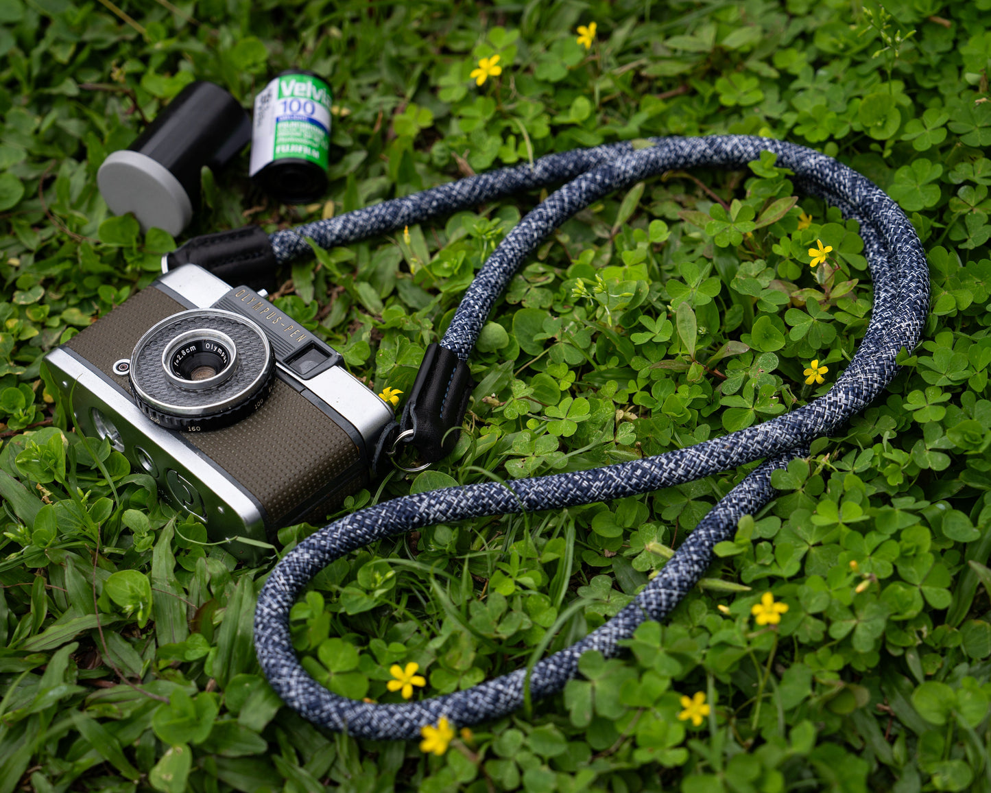 ロープ カメラストラップ ハンドメイド フラワー ブルー ホワイト 10mm CSC-FBUW