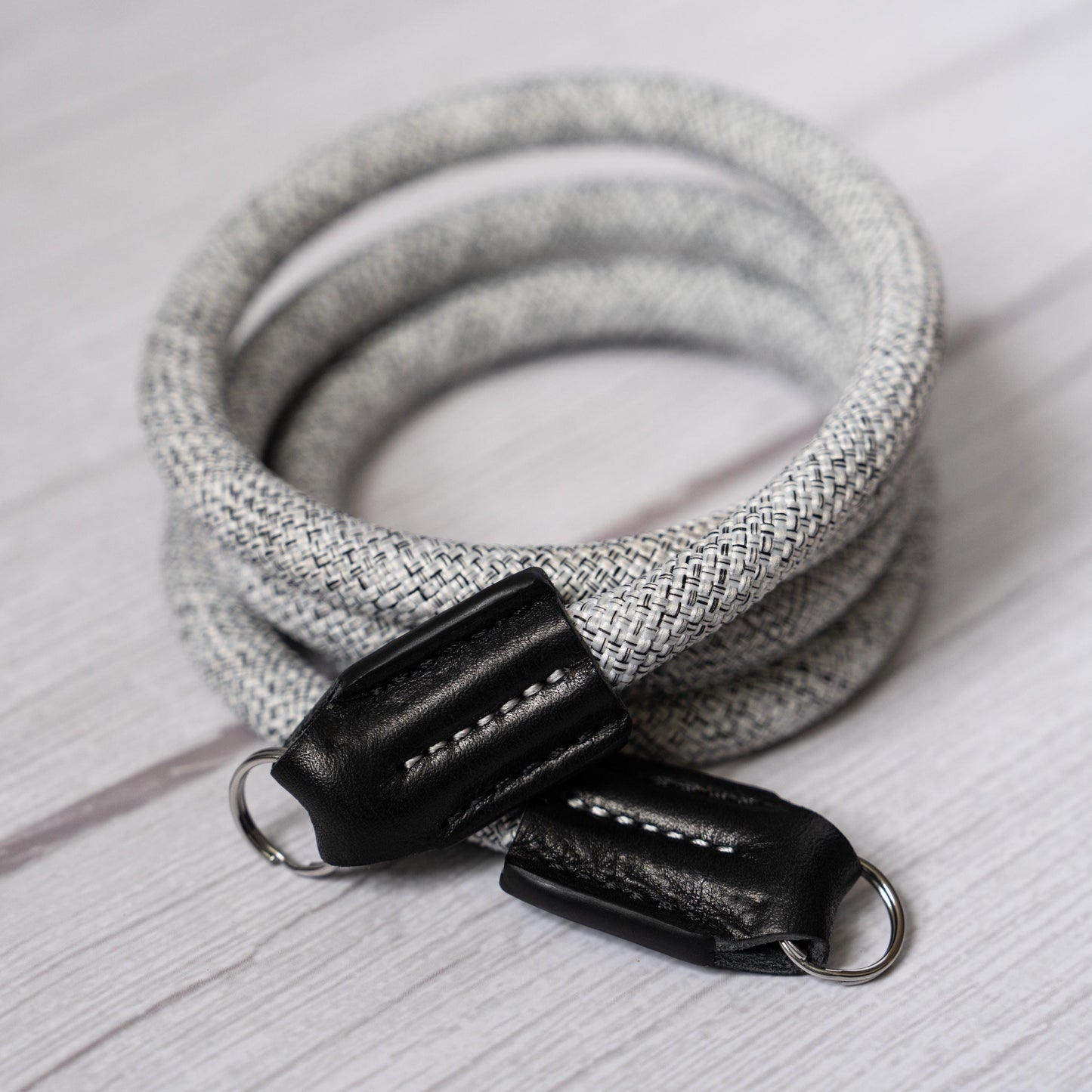 ロープ カメラストラップ ハンドメイド フラワー ホワイト ブラック 10mm CSC-FWH