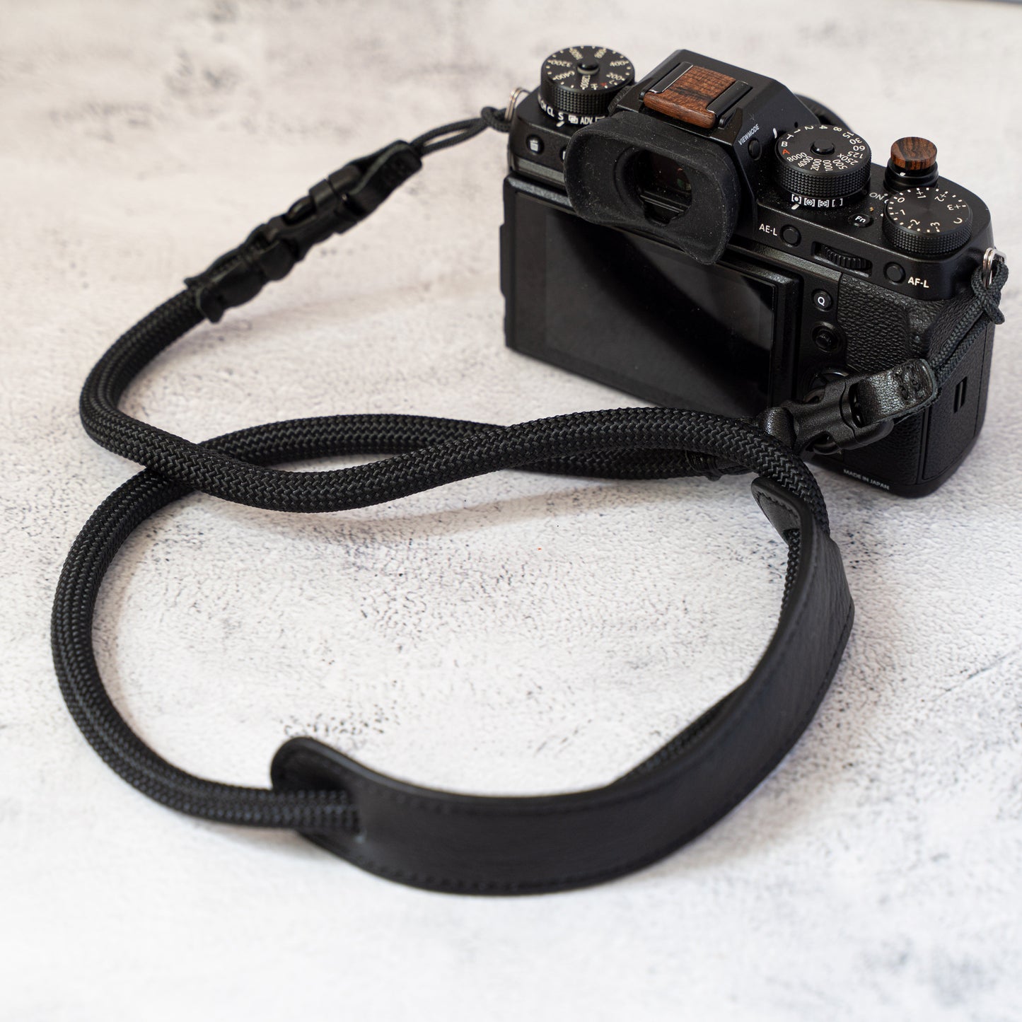 Quick Release Buckle handMade Black Leather Shoulder pad  Rope Camera Strap FXCSC